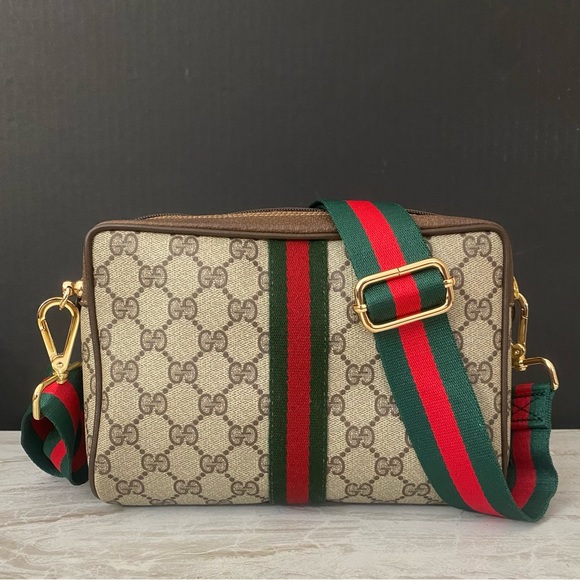 Gucci Handbags - GUCCI GG Pvc Leather Clutch to Crossbody Shoulder Bag 💼 G4